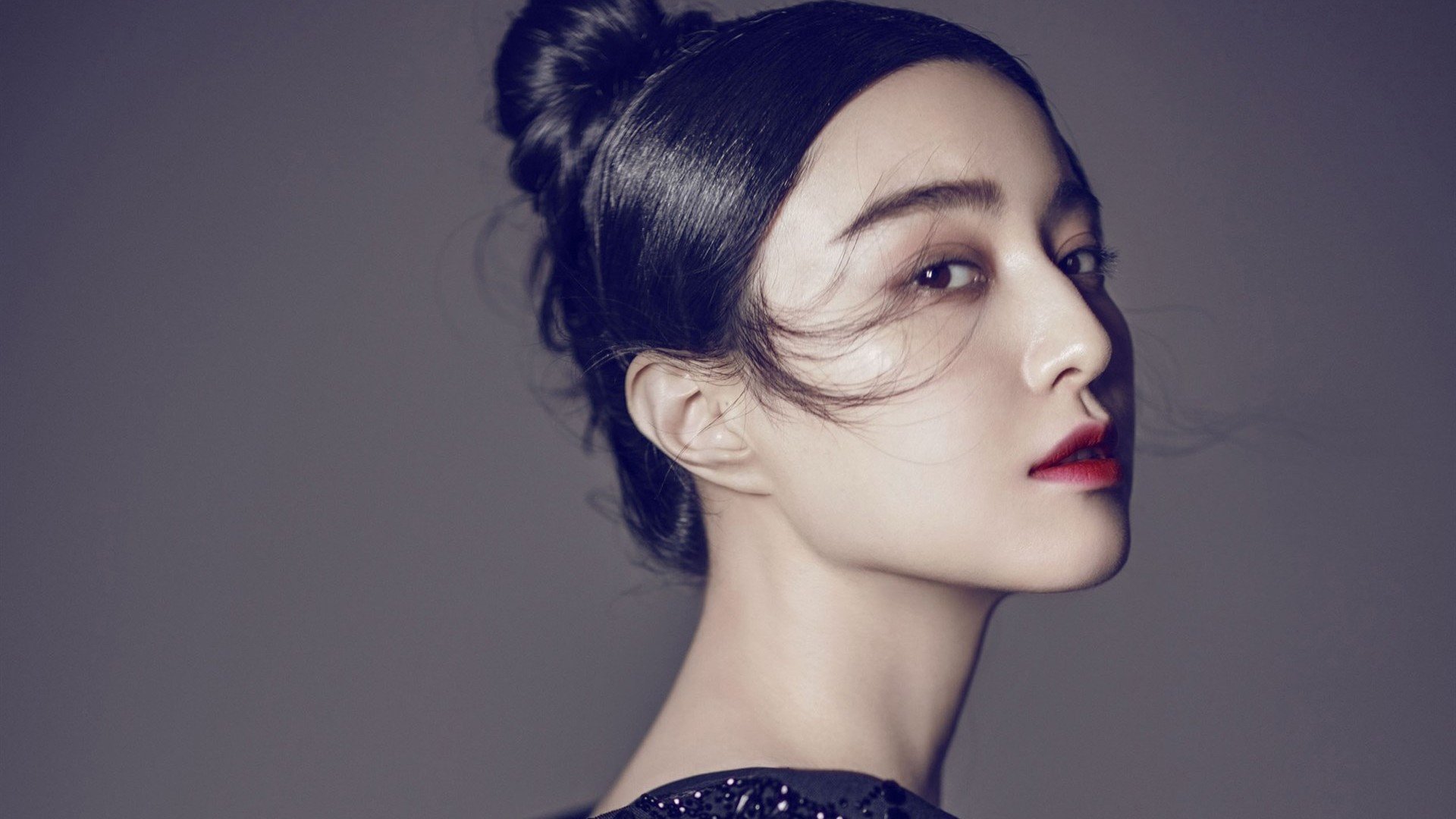 _酷炫霓虹滑板:城市夜行的时尚运动_,滑板 炫酷