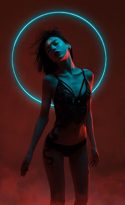 英格兰骑手凯特·哈里森在巴黎奥运会三项赛中获得第十四名,展现出色表现。